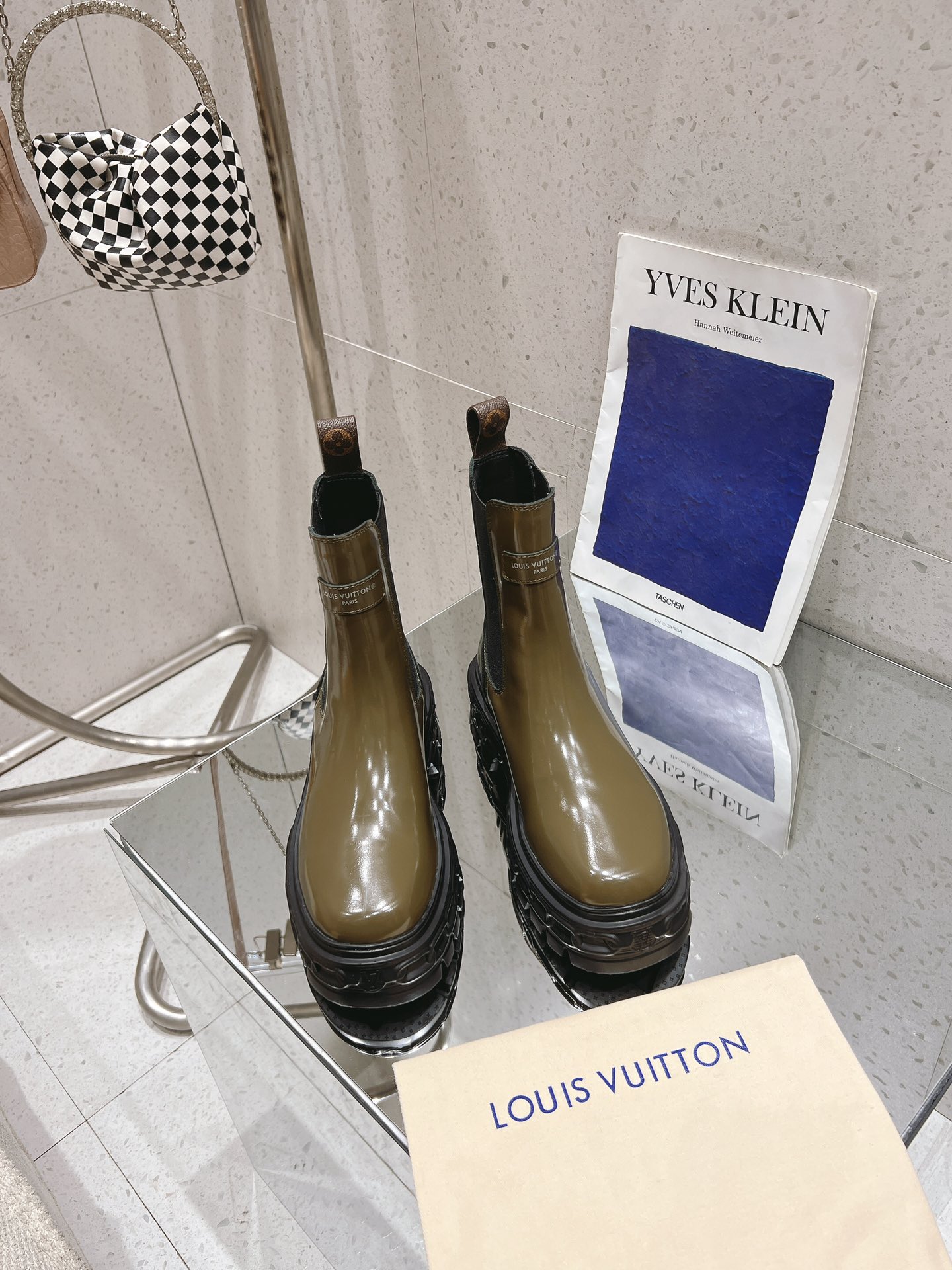 LV Record Chelsea Boot 1AC7YIA